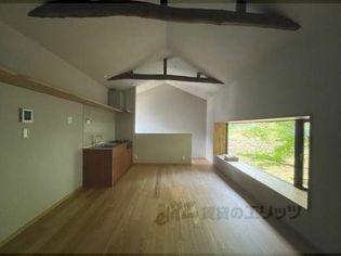 NEKOTO山科安朱のリビング