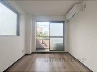 プレアール園田の洋室