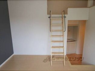 コンフォーレ園部の洋室