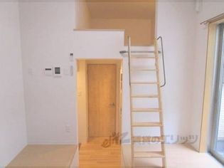 コンフォーレ園部の洋室