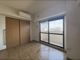 リアライズ昆陽の居室